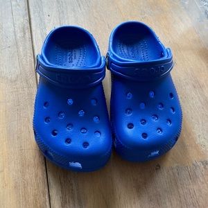 New classic children’s crocs size 10